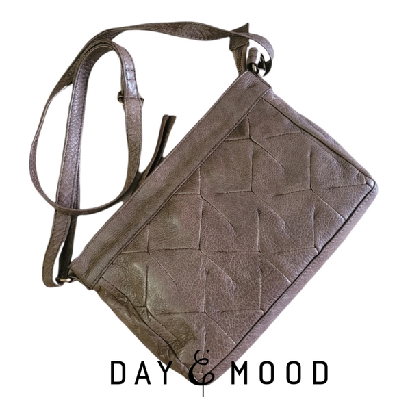 Day & Mood Small Leather Crossbody Bag - Picture 3 of 8